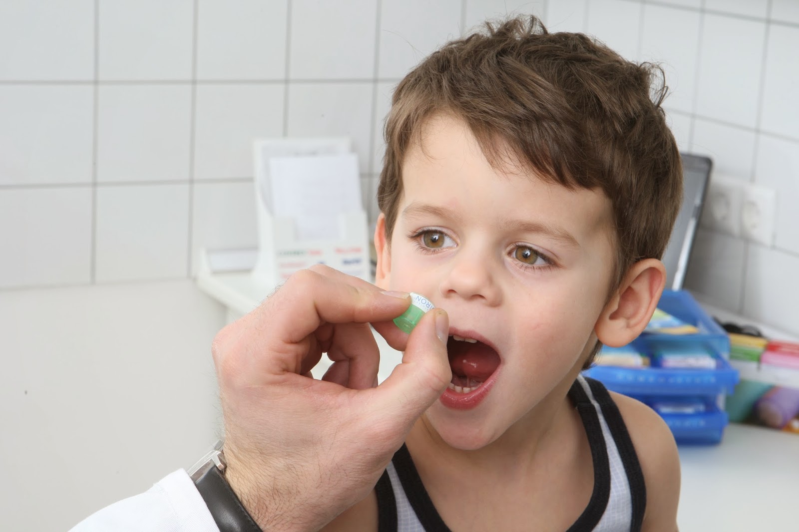 child_takes_pills