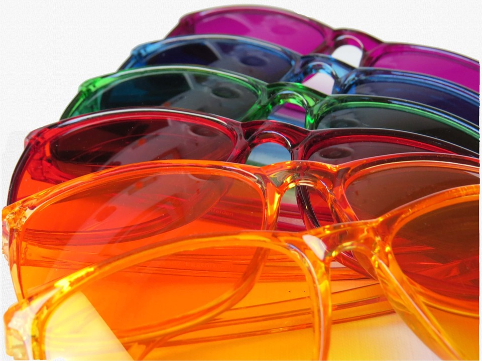 color-glasses-663248_960_720 color-glasses-663248_960_720