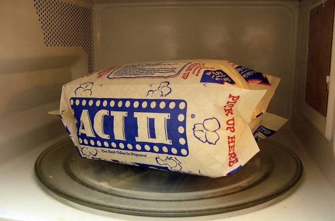 Microwaved Popcorn Contains Fluorinated Chemicals – Try This Instead!