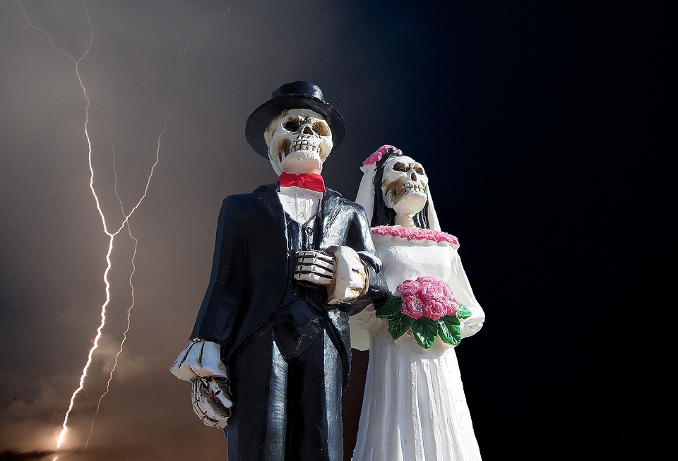 halloween-2856123_960_720