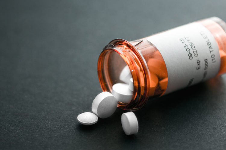 A Therapist Explains What Happens When People Try to Quit Psychiatric Meds