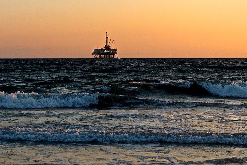 oil-rig-2191711_960_720