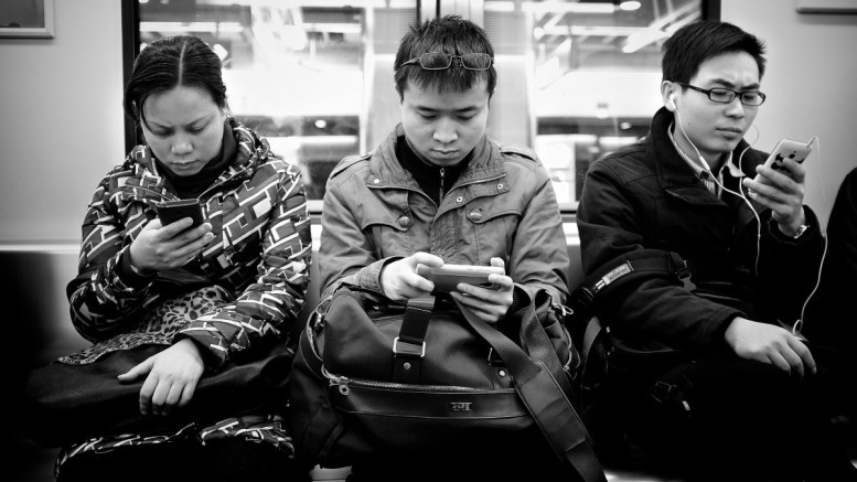 china_street_people_men_35mm_underground_women_metro-343657.jpgd_
