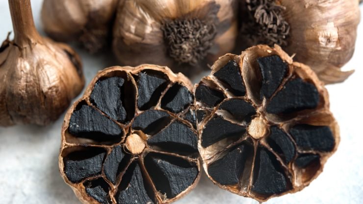 black-garlic-benefits-740x416