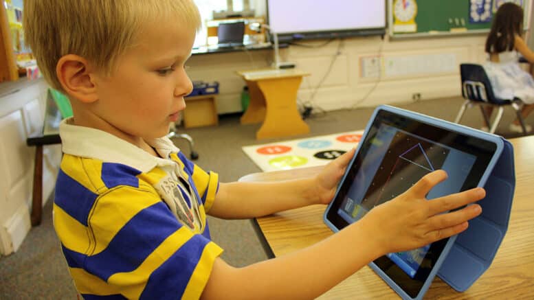 1024px-Kindergarten_iPad-777x437 1024px-Kindergarten_iPad-777x437