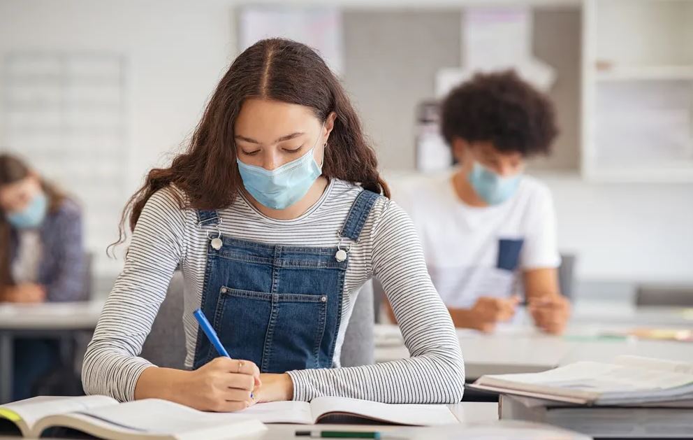 mask student