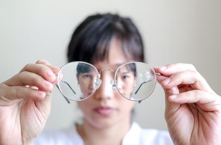 eyesight conversation