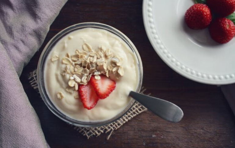 strawberry yogurt pixa