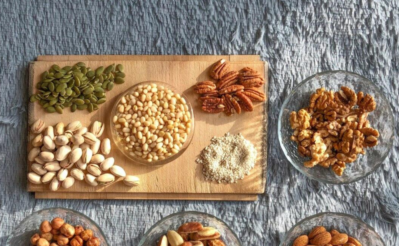 nuts unsplash zh