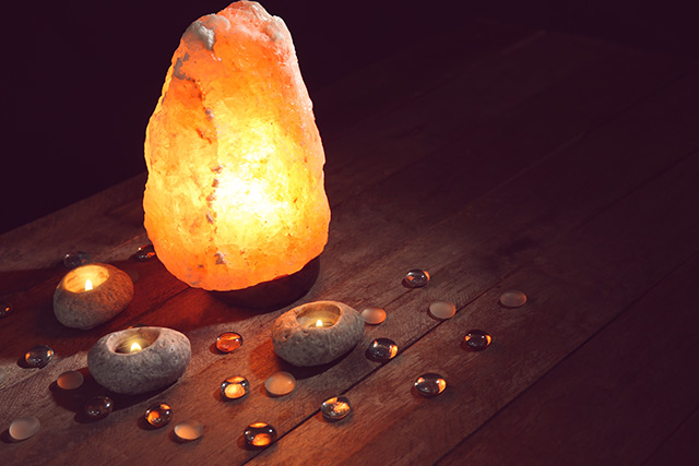 Himalayan-salt-lamp-healing-candles-health-wellness-4