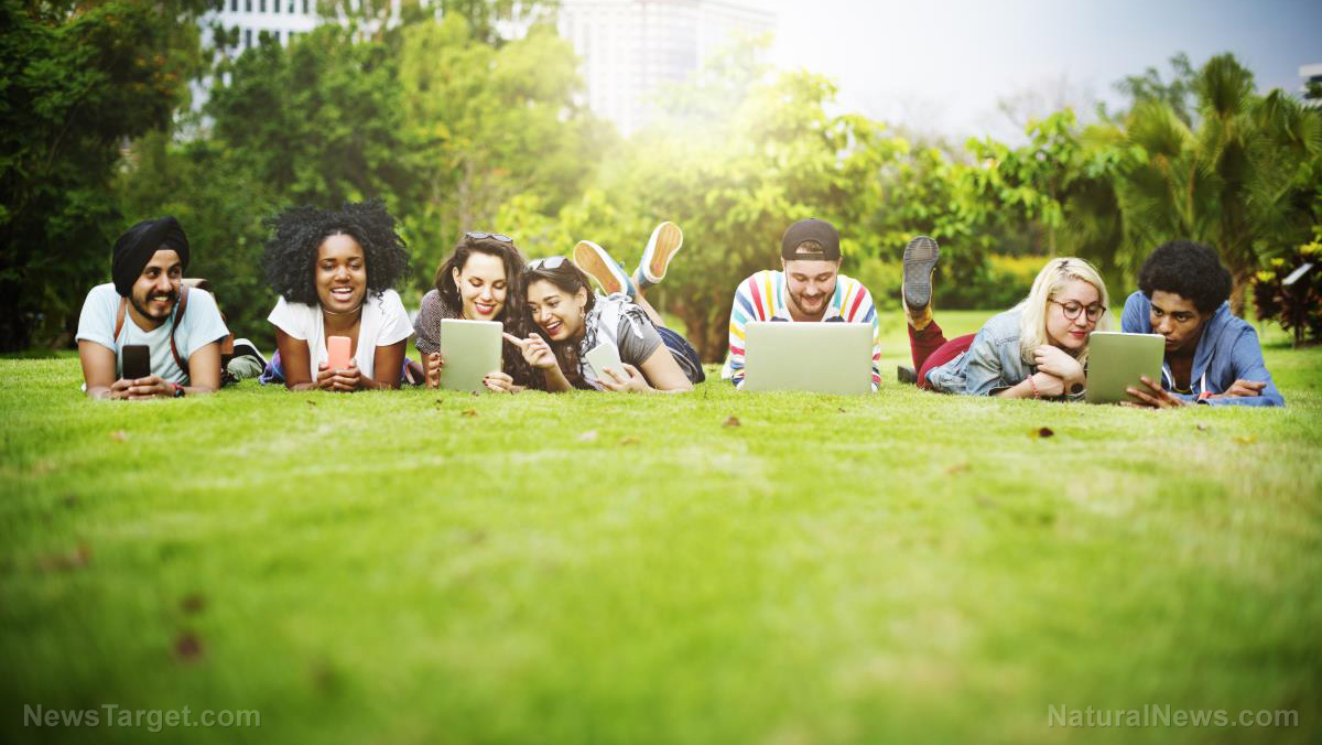 Device-Digital-Nature-Technology-Social-Media-Mobile